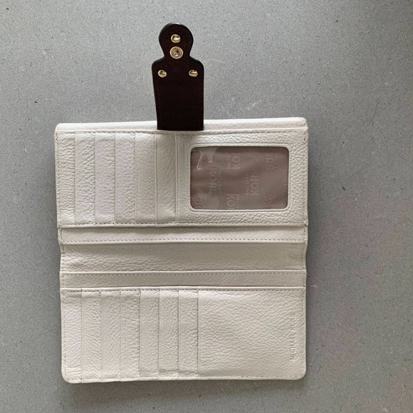 Michael Kors Large Wallet - Picture 3 of 6